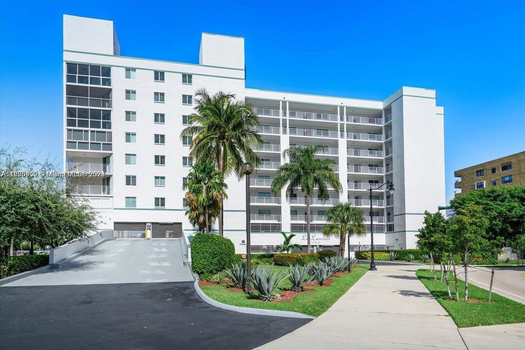 17800 N Bay Rd, Unit 704 in Sunny Isles Beach, FL - Building Photo