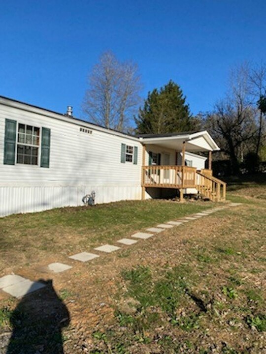 8521 Teays Valley Road in Scott Depot, WV - Building Photo