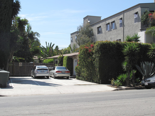 1145 N Formosa Ave in West Hollywood, CA - Building Photo - Building Photo