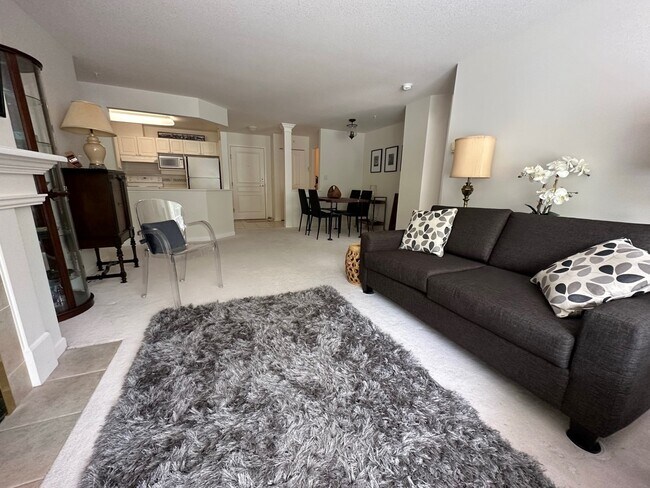 5650 Edgewater Ln in Nanaimo, BC - Building Photo - Building Photo