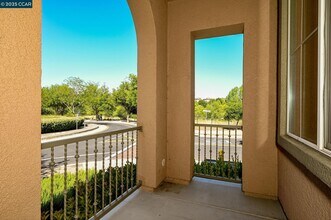 12004 Harcourt Way in San Ramon, CA - Building Photo - Building Photo