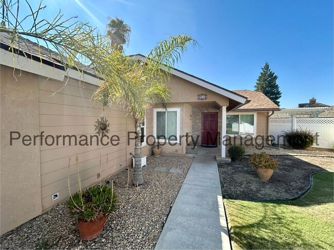 9412 Coulter Ct in Bakersfield, CA - Foto de edificio - Building Photo
