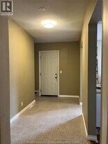 719 Erie St E in Windsor, ON - Building Photo