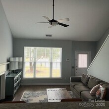 2015 McKenzie Creek Dr in Charlotte, NC - Building Photo - Building Photo
