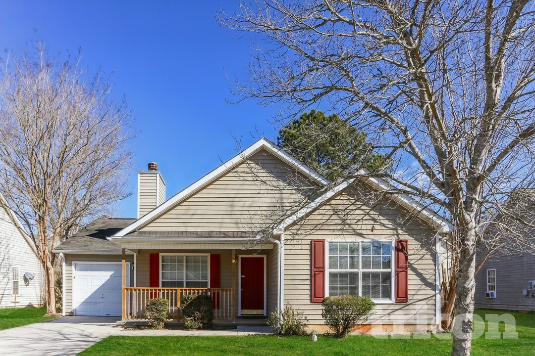 6728 Chesepeake Trail in Rex, GA - Building Photo