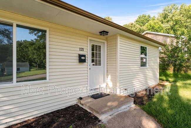 property at 121 Thornton Ave