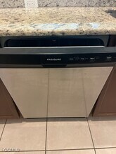 3022 SE Santa Barbara Pl in Cape Coral, FL - Building Photo - Building Photo