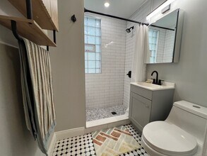 2335 W Barry Ave in Chicago, IL - Building Photo - Building Photo