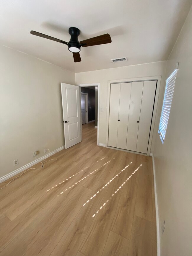 10262 S Van Ness Ave, Unit 10262