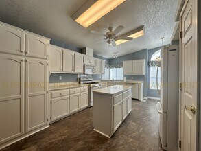 3442 S White Gold Ave in Tucson, AZ - Building Photo - Building Photo