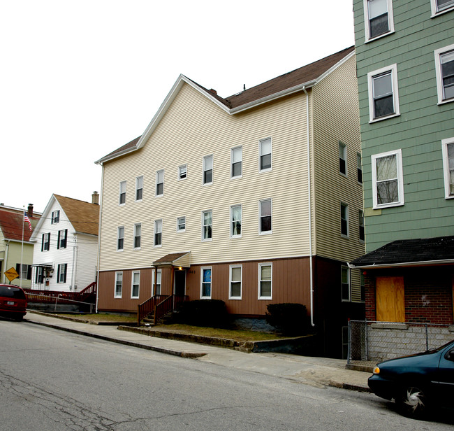 440 Second Ave in Woonsocket, RI - Foto de edificio - Building Photo