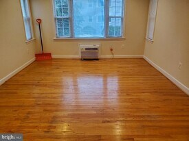 723 Longfellow St NW