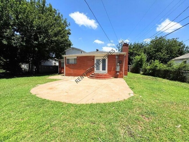 property at 3041 SW 40th Pl
