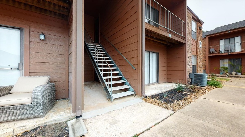 904 University Oaks Blvd, Unit 32 in College Station, TX - Building Photo