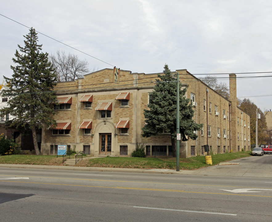 Dolly Manor in Dayton, OH - Building Photo