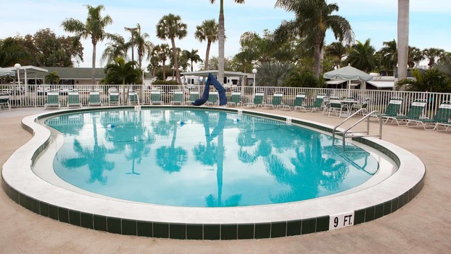 Sun Retreats Fort Myers Beach in Ft. Myers, FL - Building Photo - Building Photo