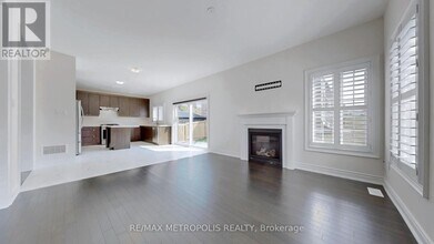 156 Muirfield Dr in Barrie, ON - Building Photo - Building Photo