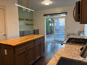 1940 NE 72nd Ave. in Portland, OR - Building Photo - Building Photo