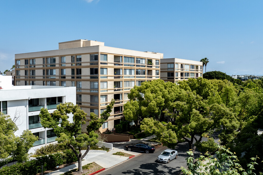 Maple Towers South in Beverly Hills, CA - Foto de edificio