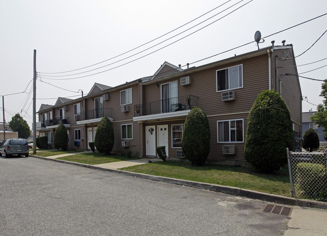 Harbor Court in Staten Island, NY - Building Photo - Building Photo