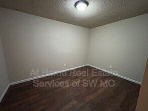 1400 S Campbell Ave in Springfield, MO - Building Photo - Building Photo