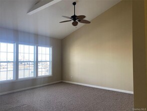 11 Nicole Ct in Copiague, NY - Building Photo - Building Photo