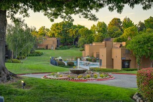 Fountains of Fair Oaks in Fair Oaks, CA - Building Photo