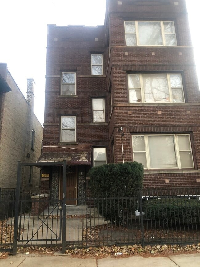 property at 5539 W Jackson Blvd