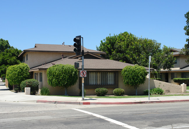 2101 N Ventura Rd in Oxnard, CA - Building Photo - Building Photo