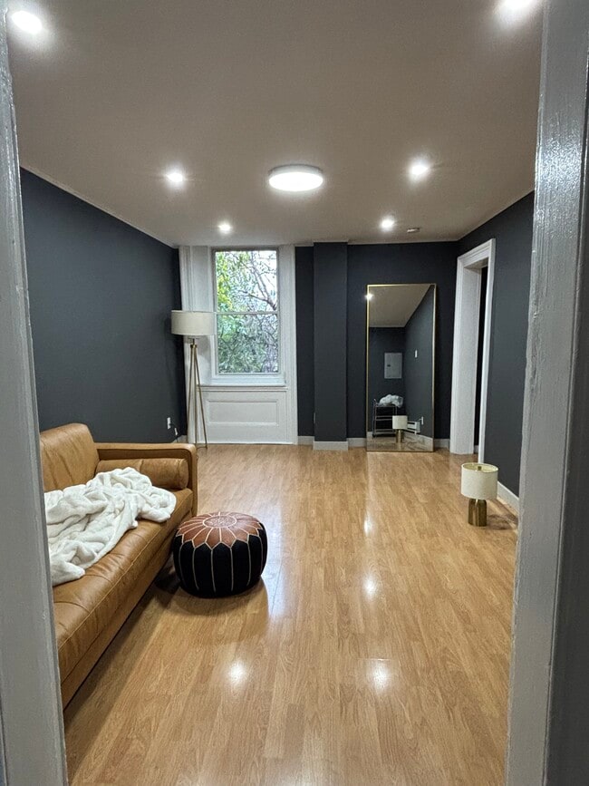 587 Dr Martin Luther King Jr Blvd, Unit 2 in Newark, NJ - Building Photo - Building Photo