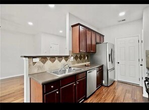 1384 Dolcetto Trce in Kennesaw, GA - Foto de edificio - Building Photo