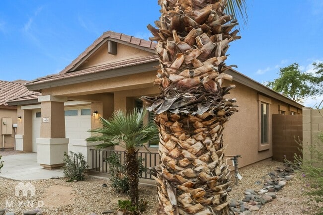 5527 W Southgate Ave in Phoenix, AZ - Building Photo - Building Photo