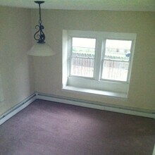 1830 Corning Ave in Cleveland, OH - Foto de edificio - Building Photo