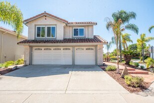 1573 Madrid Dr in Vista, CA - Building Photo