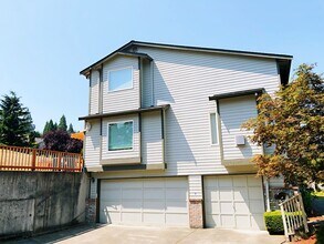 14643 138th Way NE in Woodinville, WA - Building Photo - Building Photo