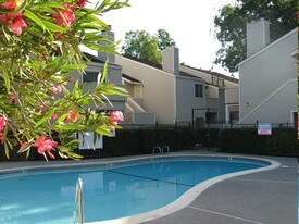 Stonebridge Apartment Homes in Sacramento, CA - Building Photo