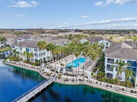 Seasons at Westchase in Tampa, FL - Building Photo