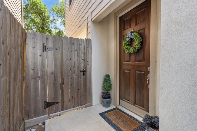 1914 Hollister Tree Xing in Houston, TX - Building Photo - Building Photo