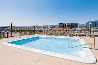 Park Lane Apartments in Los Angeles, CA - Building Photo - Building Photo