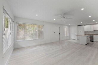 1279 Beach Rd in Riviera Beach, FL - Building Photo - Building Photo