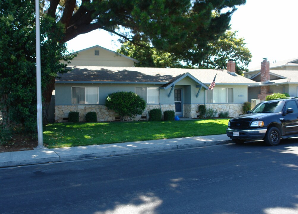 891 Burbank in Santa Clara, CA - Building Photo
