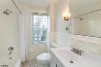 2 Hillside Ave in Summit, NJ - Building Photo - Building Photo