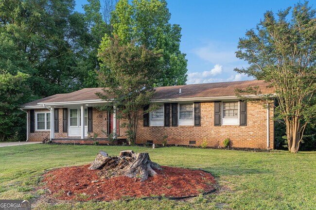 2958 Holcomb Ct in East Point, GA - Building Photo - Building Photo
