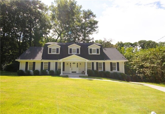 property at 3212 Topaz Ln SW