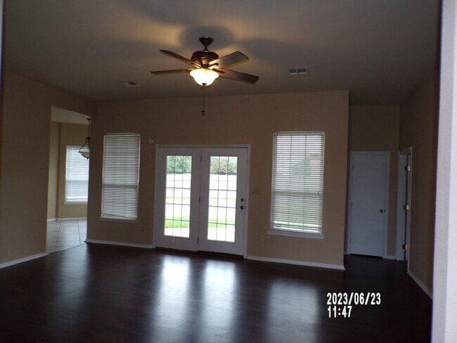 828 Wisconsin St in Geronimo, OK - Building Photo - Building Photo