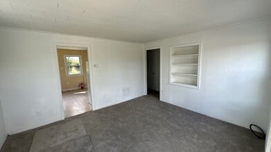 349 N Genoa Ave in Egg Harbor City, NJ - Foto de edificio - Building Photo