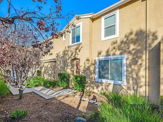 property at 27580 Darrington Ave