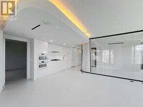 1033-1033 Nelson St in Vancouver, BC - Building Photo - Building Photo