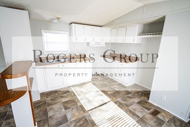 51 Foster Rd in Henderson, NC - Building Photo - Building Photo