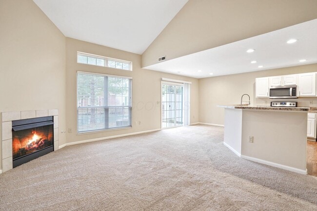 5004 Stratford Pine Ln in Dublin, OH - Building Photo - Building Photo